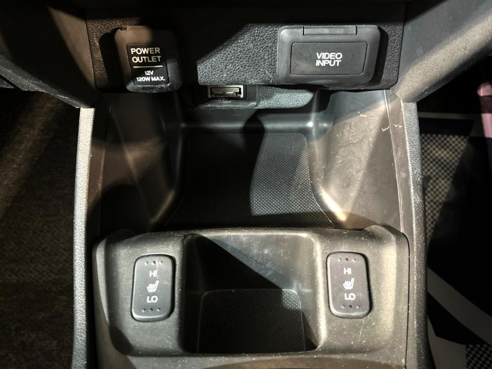 2011 Honda Fit Hybrid DAA-GP1 (UW-6a053bb4a454a)[17]