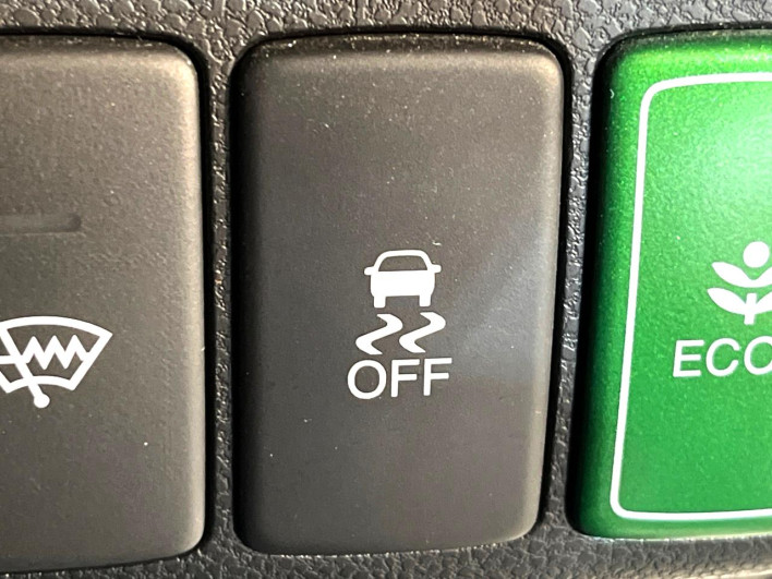 2011 Honda Fit Hybrid DAA-GP1 (UW-6a053bb4a454a)[9]