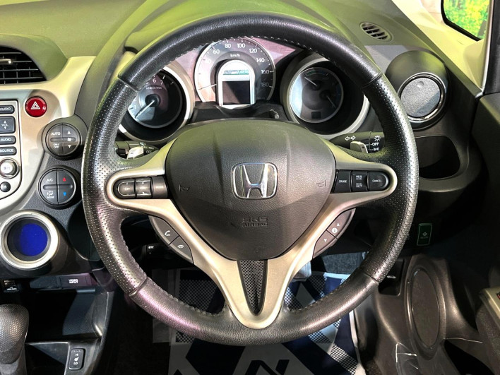2011 Honda Fit Hybrid DAA-GP1 (UW-6a053bb4a454a)[5]