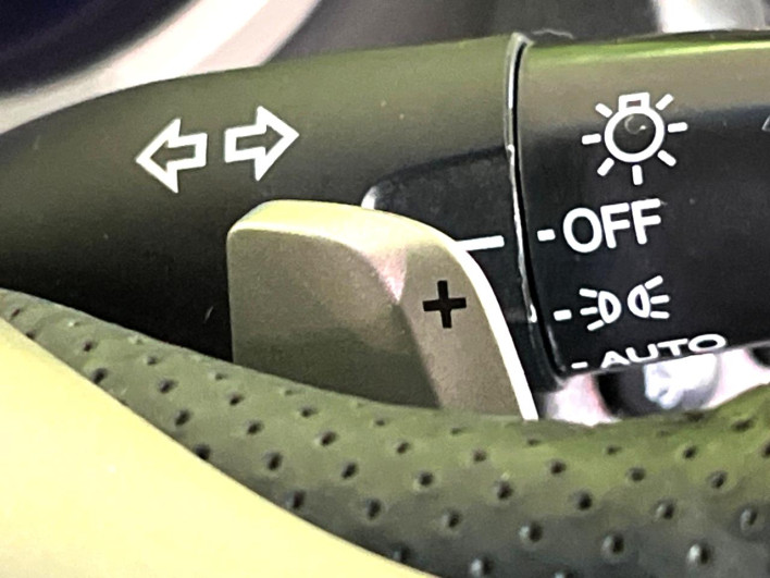 2011 Honda Fit Hybrid DAA-GP1 (UW-6a053bb4a454a)[27]