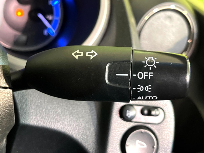 2011 Honda Fit Hybrid DAA-GP1 (UW-6a053bb4a454a)[29]