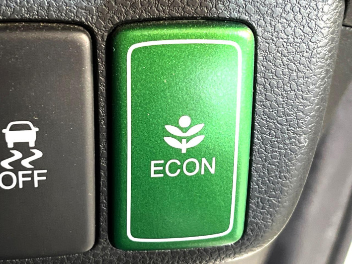 2011 Honda Fit Hybrid DAA-GP1 (UW-6a053bb4a454a)[8]
