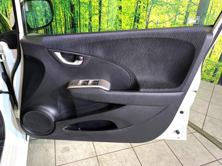 2011 Honda Fit Hybrid DAA-GP1 (UW-6a053bb4a454a)[6]