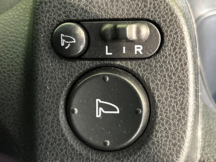 2011 Honda Fit Hybrid DAA-GP1 (UW-6a053bb4a454a)[11]