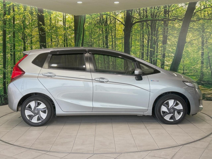 2013 Honda Fit Hybrid DAA-GP5 (UW-6a053bb5f1352)[22]