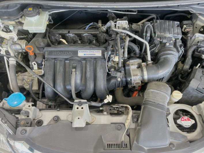 2013 Honda Fit Hybrid DAA-GP5 (UW-6a053bb5f1352)[4]