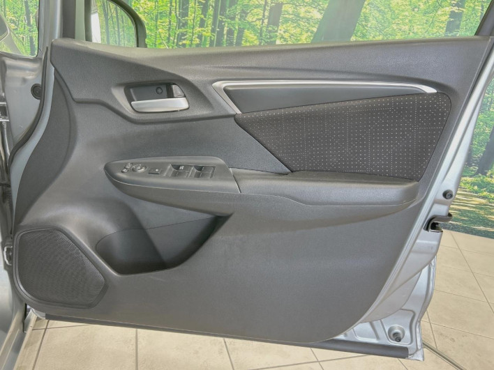2013 Honda Fit Hybrid DAA-GP5 (UW-6a053bb5f1352)[19]
