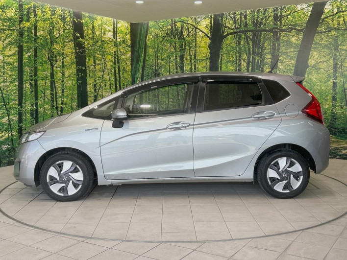 2013 Honda Fit Hybrid DAA-GP5 (UW-6a053bb5f1352)[6]