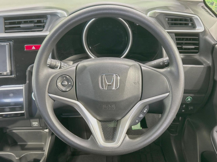 2013 Honda Fit Hybrid DAA-GP5 (UW-6a053bb5f1352)[16]