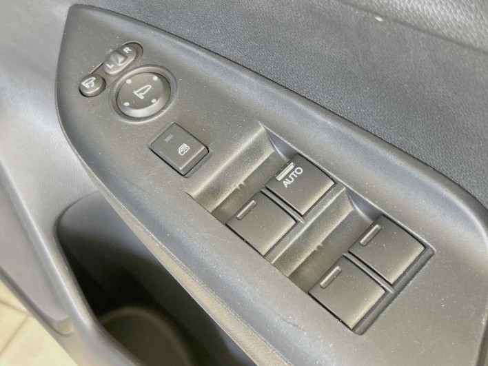 2013 Honda Fit Hybrid DAA-GP5 (UW-6a053bb5f1352)[18]