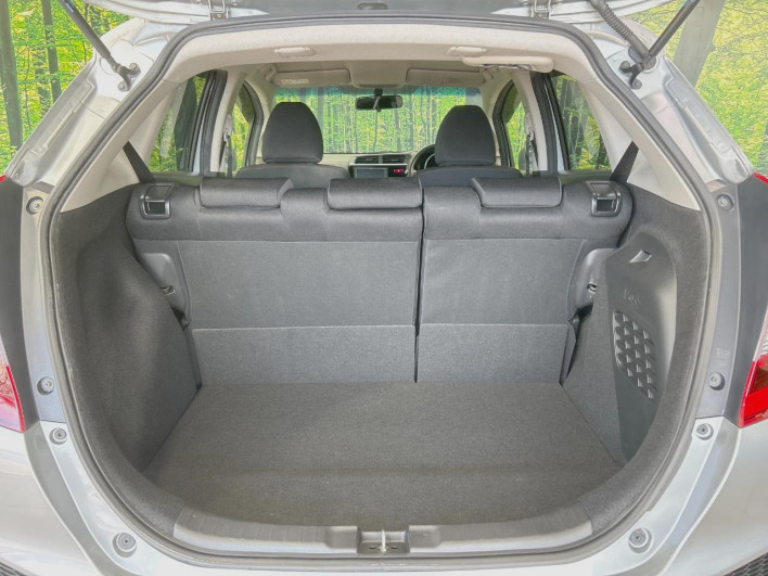 2013 Honda Fit Hybrid DAA-GP5 (UW-6a053bb5f1352)[14]