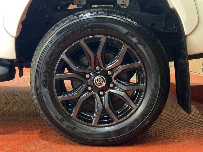 2023 Toyota Hilux 3DF-GUN125 (UW-6a053bbd777d6)[11]