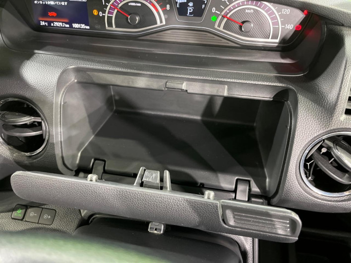 2019 Honda N-BOX CUSTOM DBA-JF3 (UW-6a053bd4e8dd9)[15]