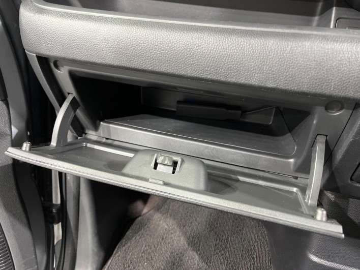 2019 Honda N-BOX CUSTOM DBA-JF3 (UW-6a053bd4e8dd9)[24]