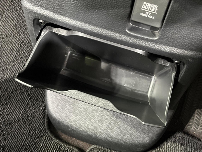 2019 Honda N-BOX CUSTOM DBA-JF3 (UW-6a053bd4e8dd9)[23]