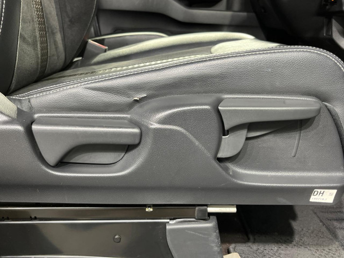 2019 Honda N-BOX CUSTOM DBA-JF3 (UW-6a053bd4e8dd9)[26]
