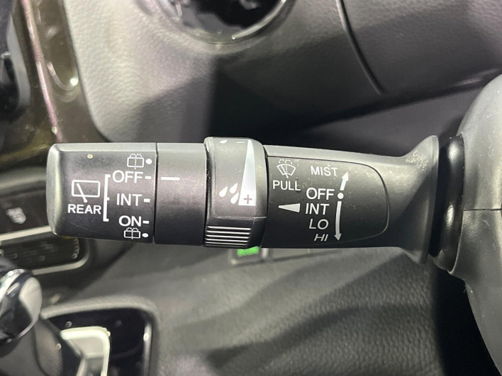 2019 Honda N-BOX CUSTOM DBA-JF3 (UW-6a053bd4e8dd9)[14]