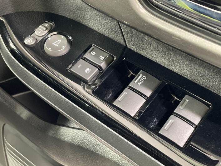 2022 Honda N-BOX CUSTOM 6BA-JF3 (UW-6a053bd9858b9)[24]