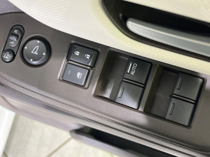 2023 Honda N-BOX 6BA-JF4 (UW-6a053bdb58f6a)[17]