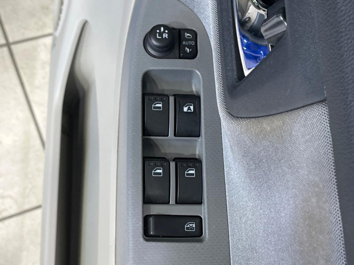 2017 Daihatsu Cast DBA-LA250S (UW-6a053bf7e883d)[23]