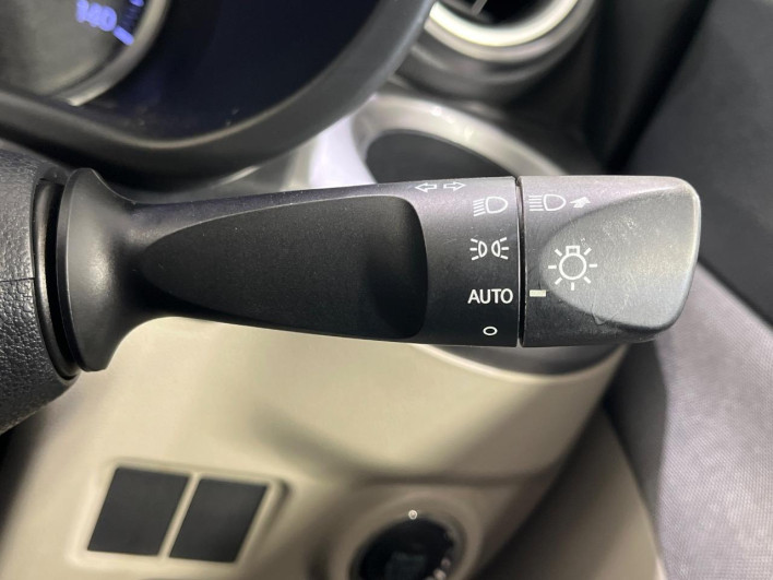 2017 Daihatsu Cast DBA-LA250S (UW-6a053bf7e883d)[29]