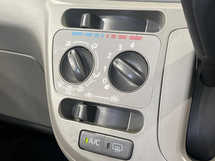 2013 Daihatsu Mirai Ease DBA-LA300S (UW-6a053bfa46bc6)[6]