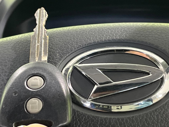2013 Daihatsu Mirai Ease DBA-LA300S (UW-6a053bfa46bc6)[4]