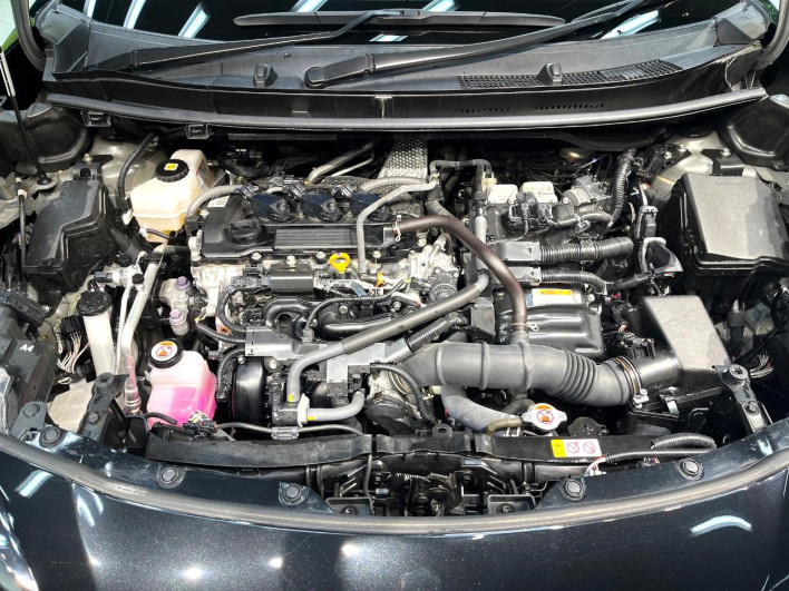 2022 Toyota Yaris Cross 6AA-MXPJ10 (UW-6a053c35547a3)[4]