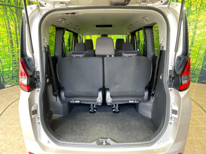 2023 Toyota Noah 6BA-MZRA90W (UW-6a053c415fed6)[24]