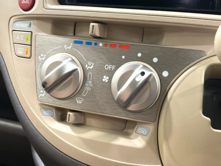 2012 Toyota Sienta DBA-NCP81G (UW-6a053c4470850)[27]