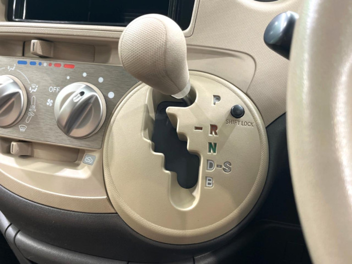 2012 Toyota Sienta DBA-NCP81G (UW-6a053c4470850)[28]