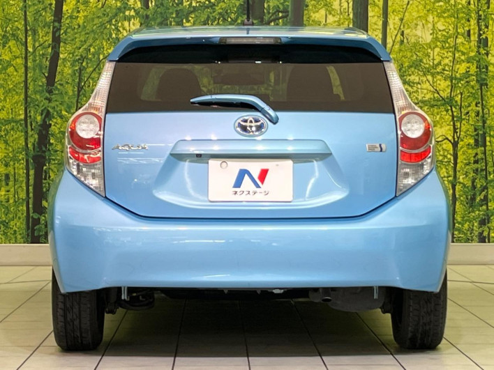 2014 Toyota Aqua DAA-NHP10 (UW-6a053c46cdf95)[9]