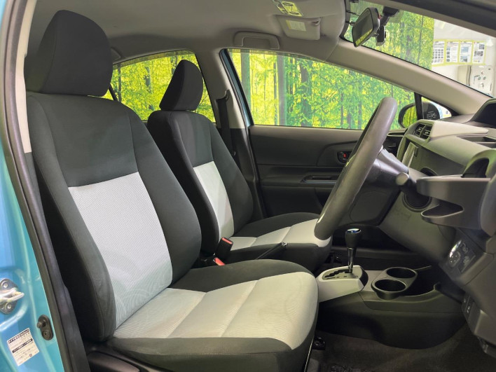 2014 Toyota Aqua DAA-NHP10 (UW-6a053c46cdf95)[22]