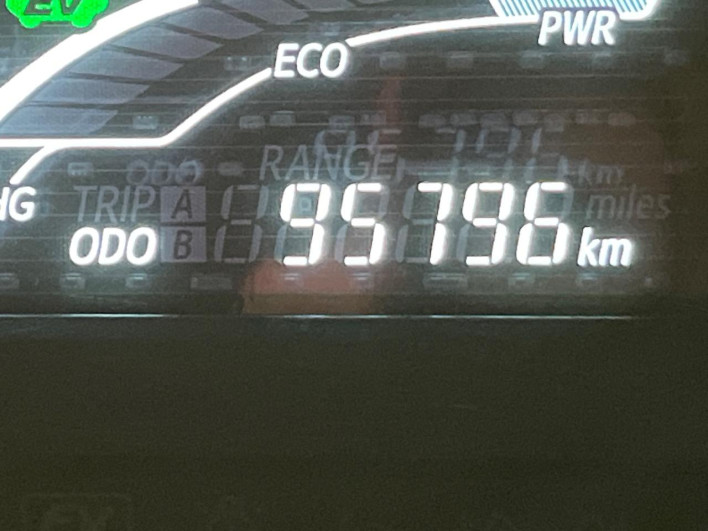 2014 Toyota Aqua DAA-NHP10 (UW-6a053c46cdf95)[2]