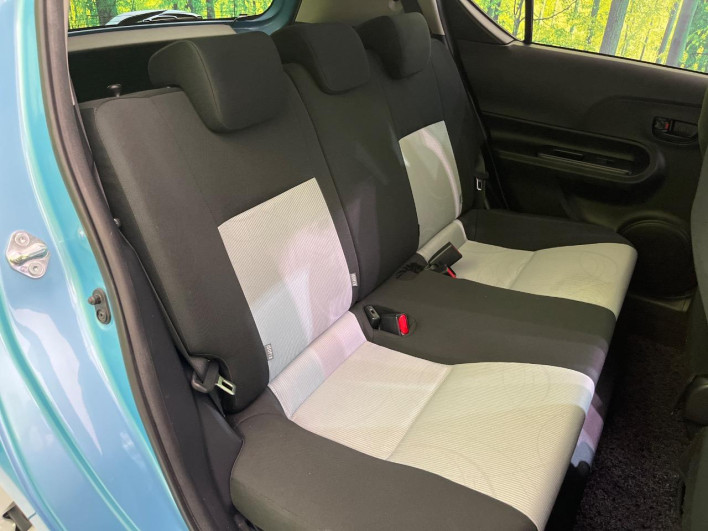 2014 Toyota Aqua DAA-NHP10 (UW-6a053c46cdf95)[23]