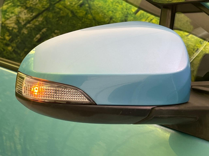 2014 Toyota Aqua DAA-NHP10 (UW-6a053c46cdf95)[12]
