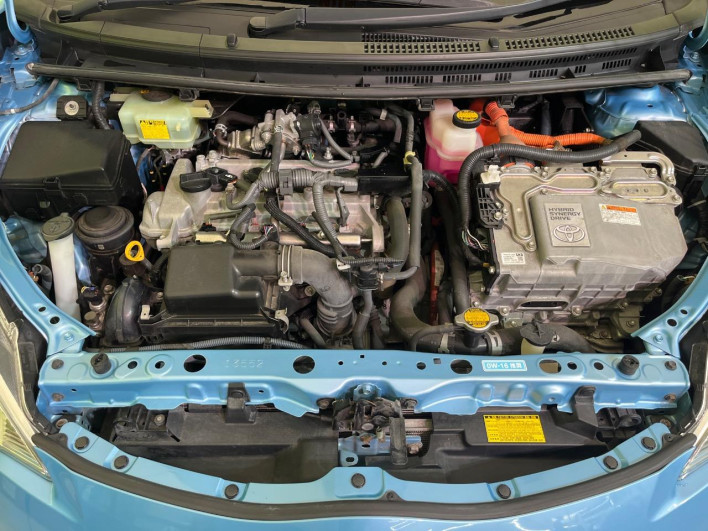 2014 Toyota Aqua DAA-NHP10 (UW-6a053c46cdf95)[20]