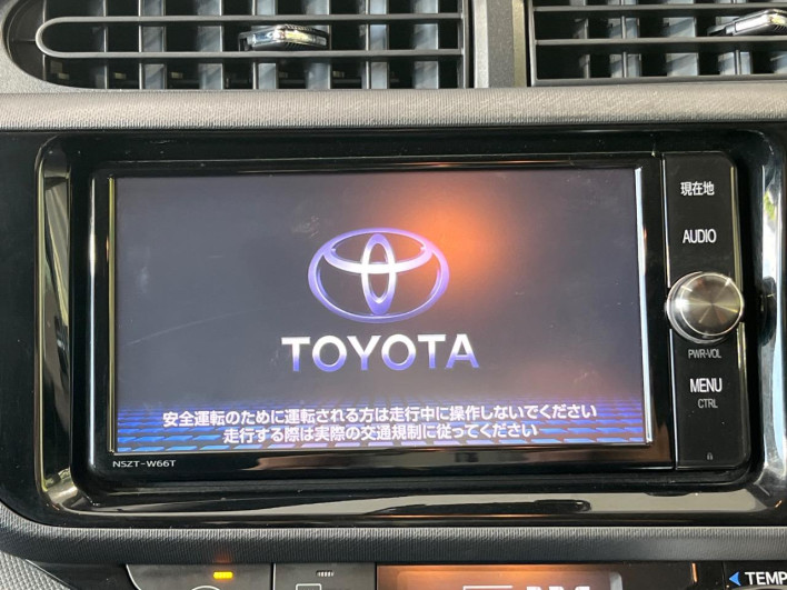 2017 Toyota Aqua DAA-NHP10 (UW-6a053c492843b)[23]
