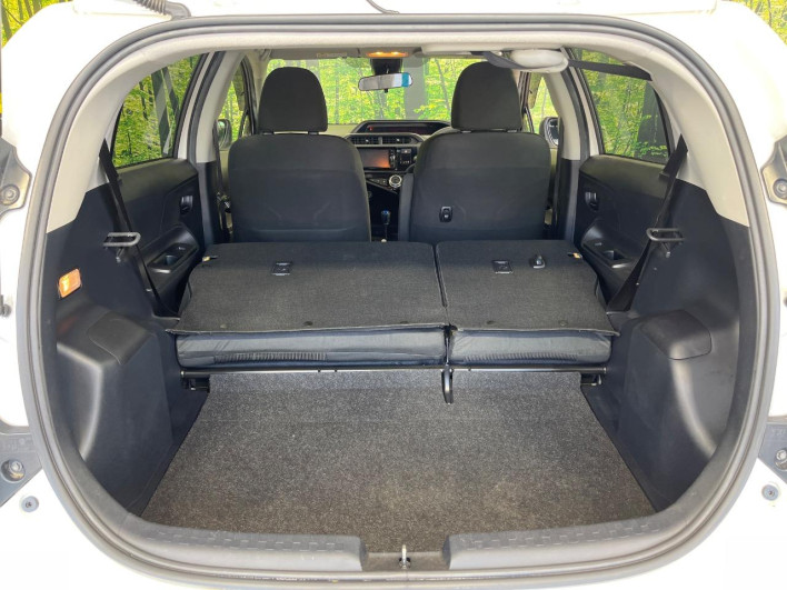 2017 Toyota Aqua DAA-NHP10 (UW-6a053c492843b)[5]