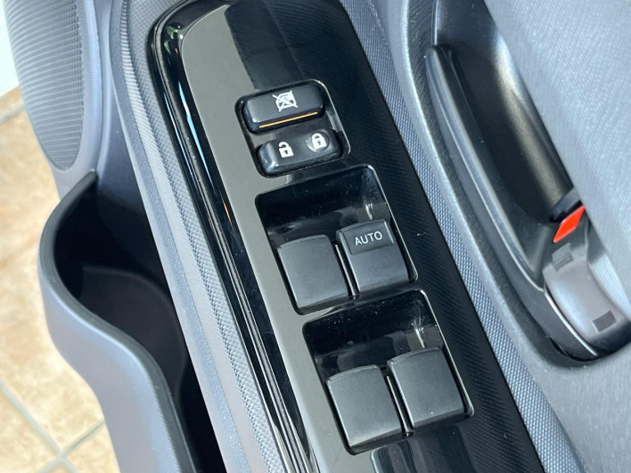 2017 Toyota Aqua DAA-NHP10 (UW-6a053c492843b)[12]