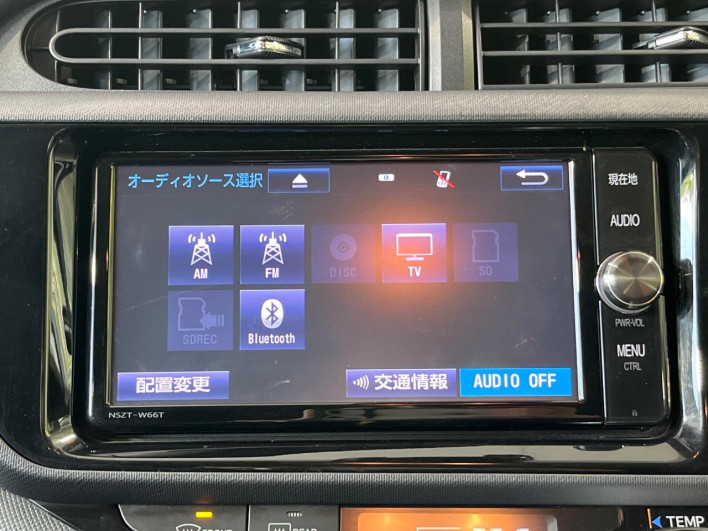 2017 Toyota Aqua DAA-NHP10 (UW-6a053c492843b)[27]