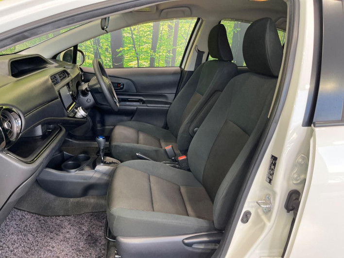 2017 Toyota Aqua DAA-NHP10 (UW-6a053c492843b)[20]