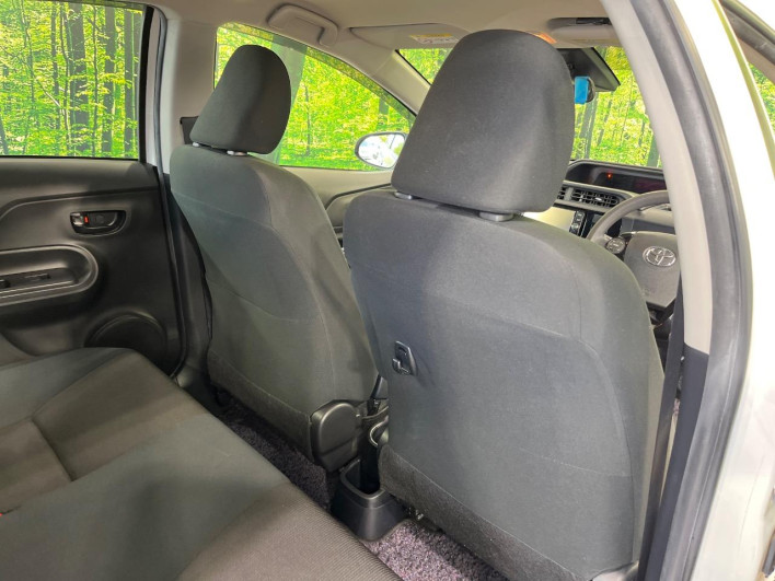 2017 Toyota Aqua DAA-NHP10 (UW-6a053c492843b)[14]
