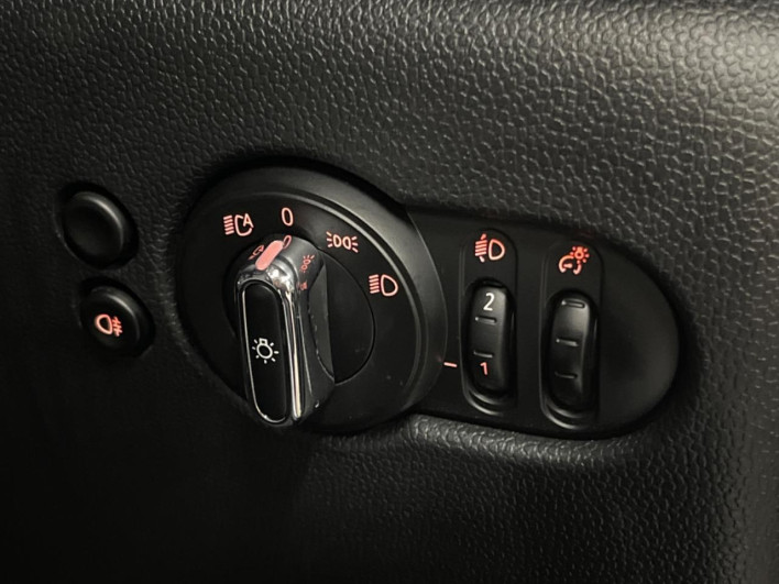 2022 Rover Mini 3BA-XU15MW (UW-6a053c75102a1)[23]