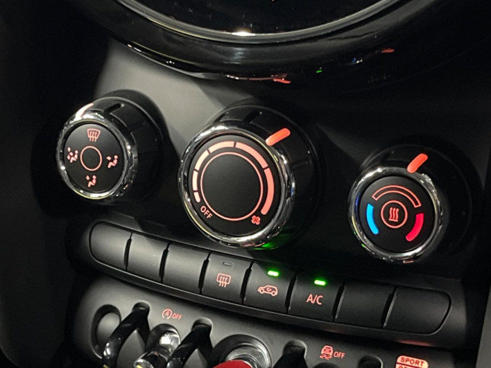 2022 Rover Mini 3BA-XU15MW (UW-6a053c75102a1)[9]
