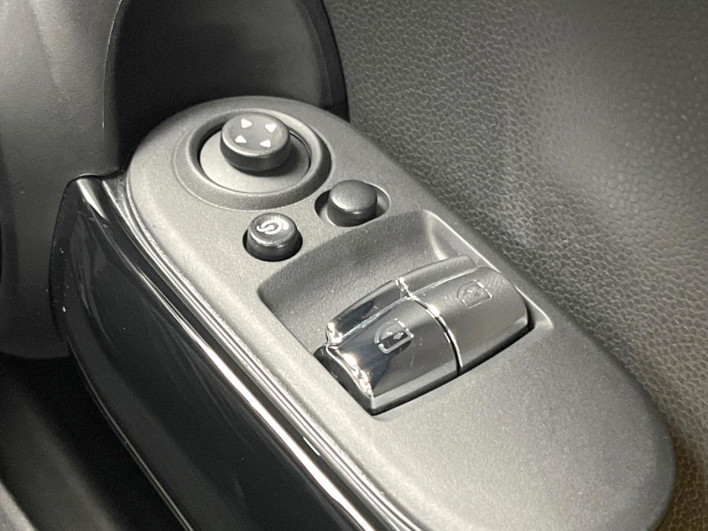 2020 Rover Mini 3BA-XRJCWMW (UW-6a053c76a6f27)[20]