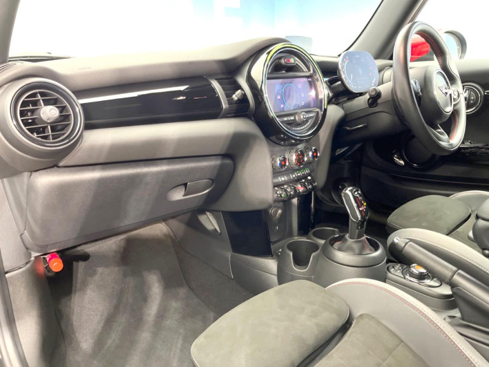 2020 Rover Mini 3BA-XRJCWMW (UW-6a053c76a6f27)[10]