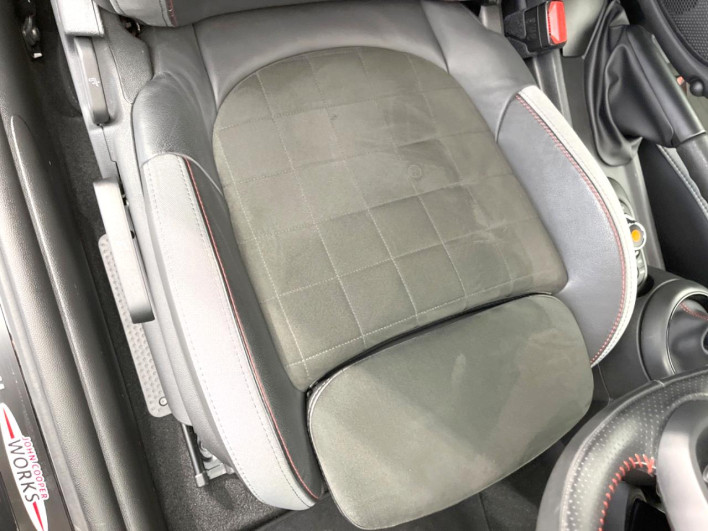 2020 Rover Mini 3BA-XRJCWMW (UW-6a053c76a6f27)[17]