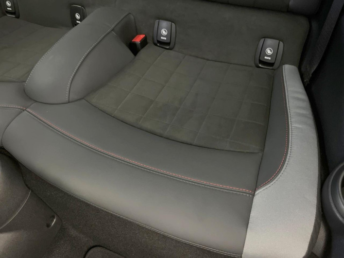 2020 Rover Mini 3BA-XRJCWMW (UW-6a053c76a6f27)[13]