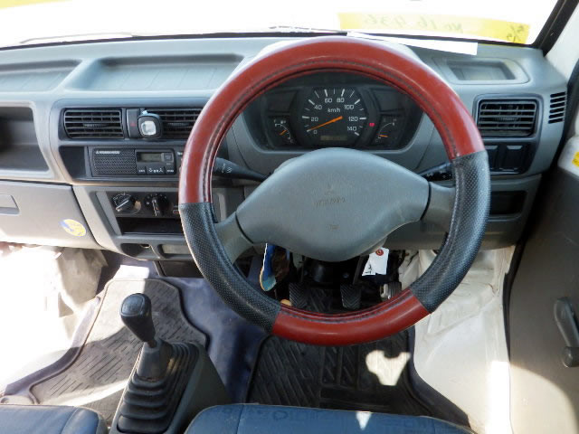 1999 Mitsubishi Minicab Truck U61T (UW-6a0c3128bbe35)[4]